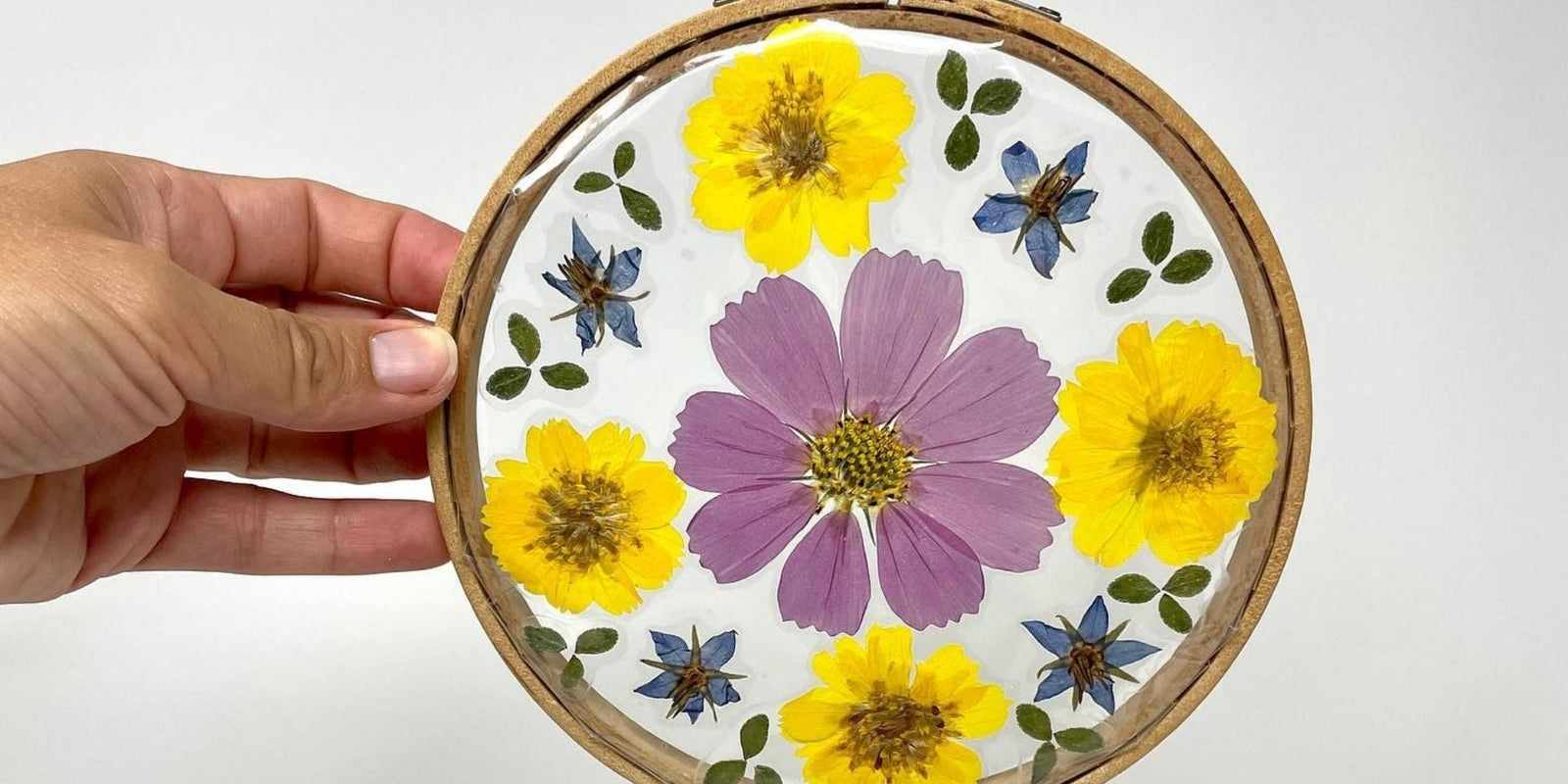 A Guide to Choosing and Preparing Flowers for Pressing - Microfleur