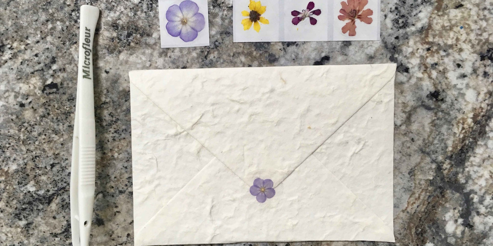 DIY Pressed Flower Stickers - how to - DIY - Microfleur