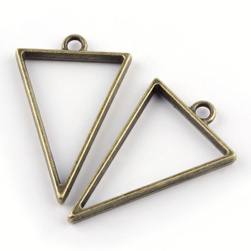 Triangle Open Back Bezel Pendant - Microfleur